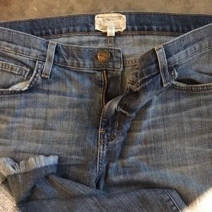 CURRENT / ELLIOT CROPPED FLIP FLOP JEANS.